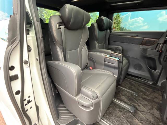 トヨタ アルファード Ｚ 0.5万Km 652.9万円(大阪府)[957]の中古車詳細