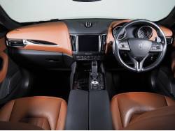 レヴァンテ ベースグレードの中古車画像