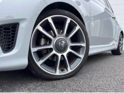 アバルト５９５ ツーリズモの中古車画像