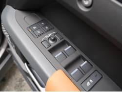 ディフェンダー １１０Ｘ Ｄ３００ エアサスペンション装着車の中古車画像