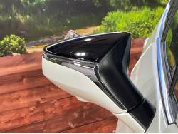 ＵＸ ＵＸ３００ｈ バージョンＬの中古車画像