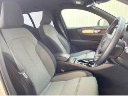 ＸＣ４０ Ｂ３ モメンタムの中古車画像