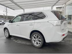 アウトランダーＰＨＥＶ Ｇプレミアムパッケージの中古車画像