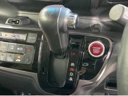 Ｎ－ＢＯＸカスタム ２トーンカラースタイル Ｇ特別仕様車ターボＳＳパッケージの中古車画像