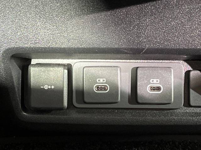 ランドローバー ディスカバリー Ｓ Ｄ３００ 0.7万Km 839.9万円(大阪府)[744]の中古車詳細