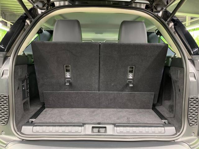 ランドローバー ディスカバリー Ｓ Ｄ３００ 0.7万Km 839.9万円(大阪府)[744]の中古車詳細