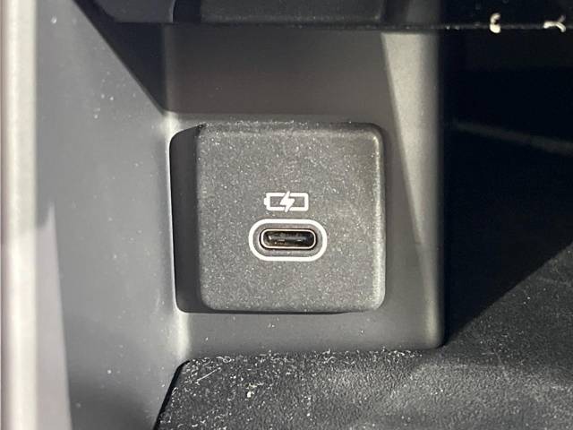 ランドローバー ディスカバリー Ｓ Ｄ３００ 0.7万Km 839.9万円(大阪府)[744]の中古車詳細