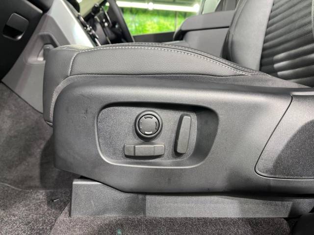 ランドローバー ディスカバリー Ｓ Ｄ３００ 0.7万Km 839.9万円(大阪府)[744]の中古車詳細