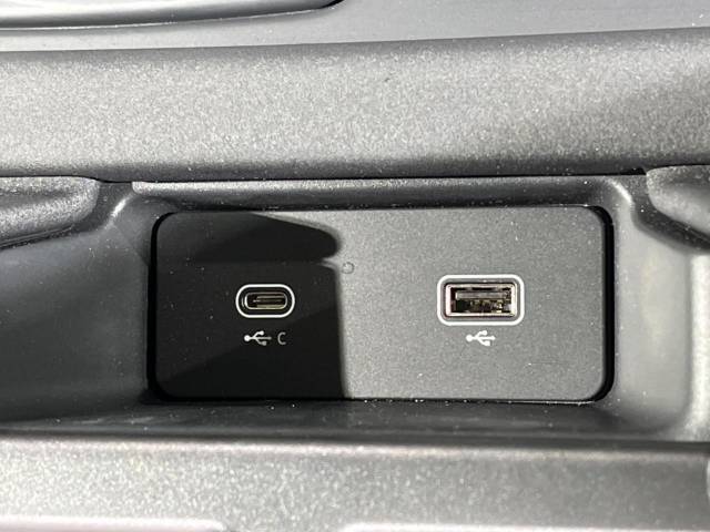 ランドローバー ディスカバリー Ｓ Ｄ３００ 0.7万Km 839.9万円(大阪府)[744]の中古車詳細