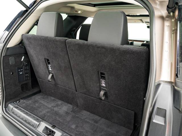 ランドローバー ディスカバリー Ｓ Ｄ３００ 0.4万Km 854.9万円(愛知県)[433]の中古車詳細