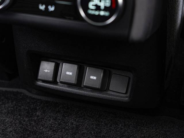 ランドローバー ディスカバリー Ｓ Ｄ３００ 0.4万Km 854.9万円(愛知県)[433]の中古車詳細