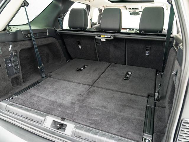 ランドローバー ディスカバリー Ｓ Ｄ３００ 0.4万Km 854.9万円(愛知県)[433]の中古車詳細