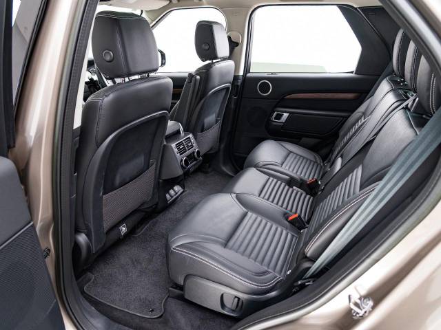 ランドローバー ディスカバリー Ｓ Ｄ３００ 0.4万Km 854.9万円(愛知県)[433]の中古車詳細