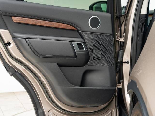 ランドローバー ディスカバリー Ｓ Ｄ３００ 0.4万Km 854.9万円(愛知県)[433]の中古車詳細