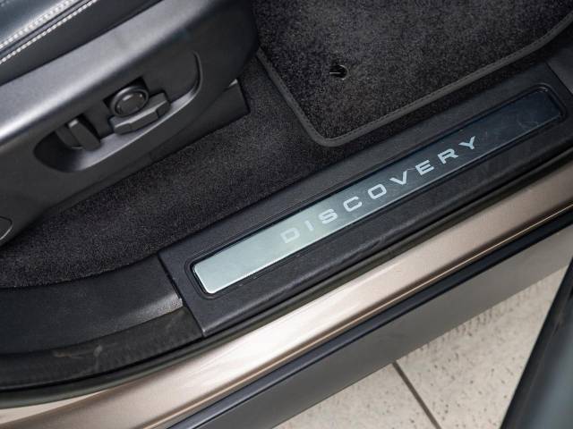 ランドローバー ディスカバリー Ｓ Ｄ３００ 0.4万Km 854.9万円(愛知県)[433]の中古車詳細