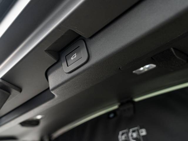 ランドローバー ディスカバリー Ｓ Ｄ３００ 0.4万Km 854.9万円(愛知県)[433]の中古車詳細