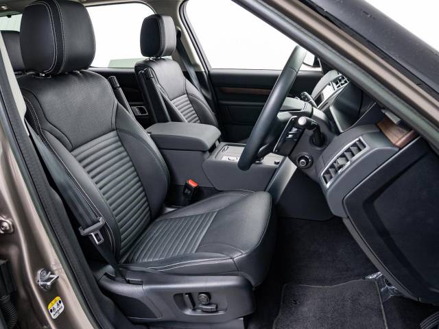 ランドローバー ディスカバリー Ｓ Ｄ３００ 0.4万Km 854.9万円(愛知県)[433]の中古車詳細