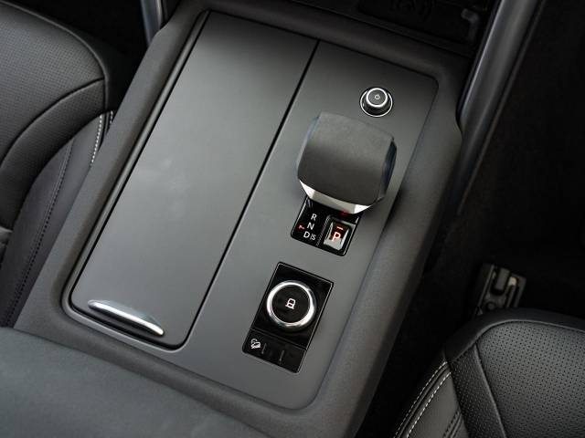 ランドローバー ディスカバリー Ｓ Ｄ３００ 0.4万Km 854.9万円(愛知県)[433]の中古車詳細