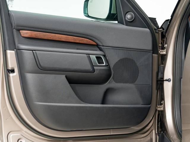 ランドローバー ディスカバリー Ｓ Ｄ３００ 0.4万Km 854.9万円(愛知県)[433]の中古車詳細