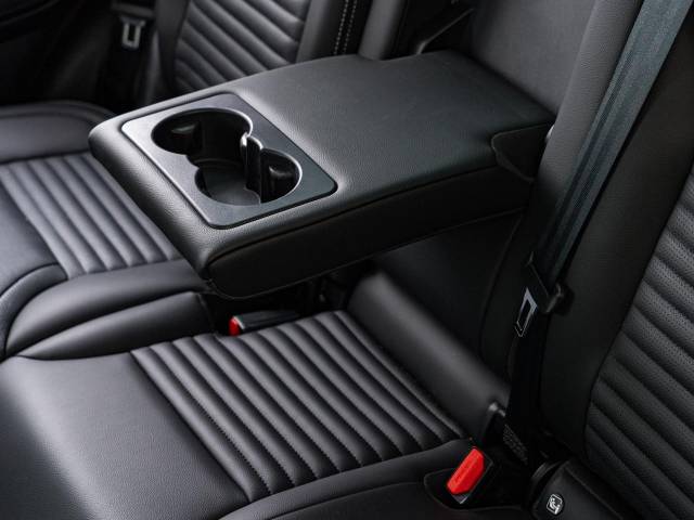 ランドローバー ディスカバリー Ｓ Ｄ３００ 0.4万Km 854.9万円(愛知県)[433]の中古車詳細