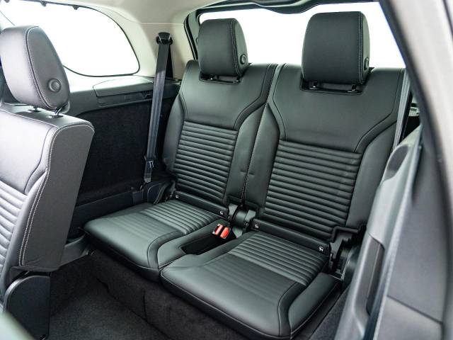 ランドローバー ディスカバリー Ｓ Ｄ３００ 0.4万Km 854.9万円(愛知県)[433]の中古車詳細