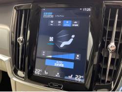 Ｖ９０ Ｄ４ モメンタムの中古車画像