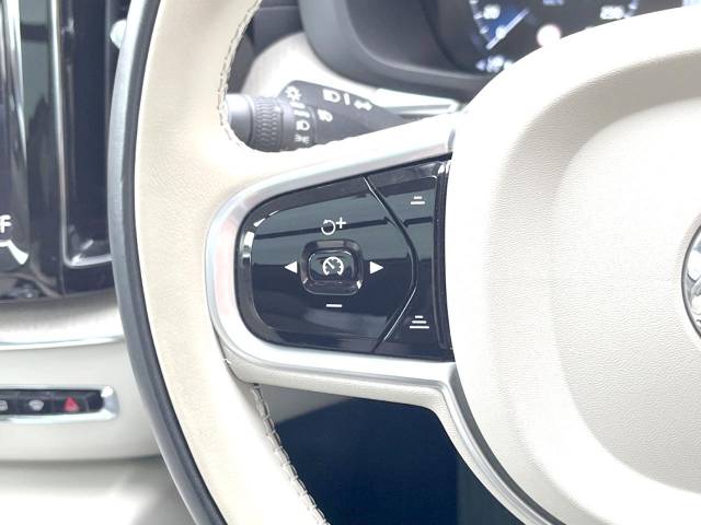 ボルボ ＸＣ６０ Ｂ５ ＡＷＤ インスクリプション 3.2万Km (神奈川県)[050]の中古車詳細