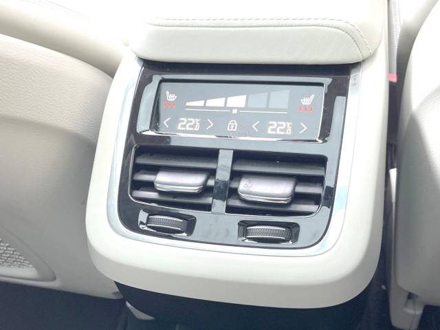 ボルボ ＸＣ６０ Ｂ５ ＡＷＤ インスクリプション 3.2万Km (神奈川県)[050]の中古車詳細