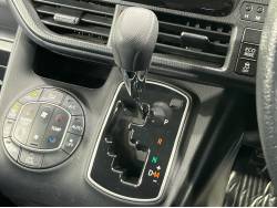 ヴォクシー Ｘ Ｃパッケージの中古車画像