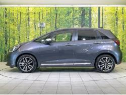 フィット ｅ：ＨＥＶリュクスの中古車画像