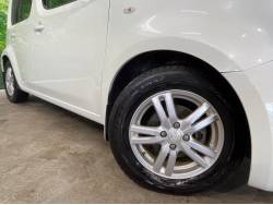 キューブ １５Ｘ ＦＯＵＲ Ｖセレクションの中古車画像