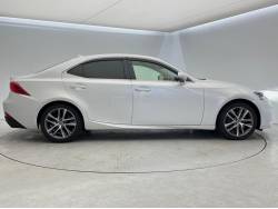 ＩＳ ＩＳ３００ バージョンＬの中古車画像