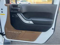 ジープ・ラングラーアンリミテッド サハラの中古車画像