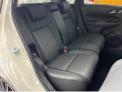 フィット リュクスの中古車画像