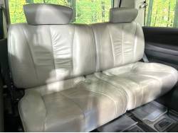 エルグランド ハイウェイスター スタイリッシュシルバーレザーの中古車画像