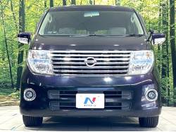 エルグランド ハイウェイスター スタイリッシュシルバーレザーの中古車画像