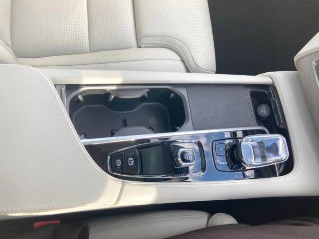 ボルボ ＸＣ９０ リチャージ アルティメット Ｔ８ ＡＷＤ プラグインハイブリッド 1万Km 759.9万円(神奈川県)[922]の中古車詳細