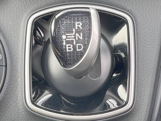 トヨタ ヴォクシー ハイブリッドＶ 3.2万Km 199.8万円(沖縄県)[588]の中古車詳細