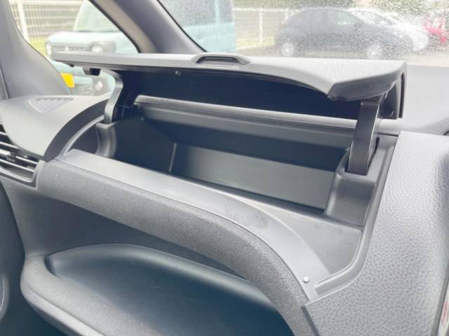 トヨタ ヴォクシー ハイブリッドＶ 3.2万Km 199.8万円(沖縄県)[588]の中古車詳細