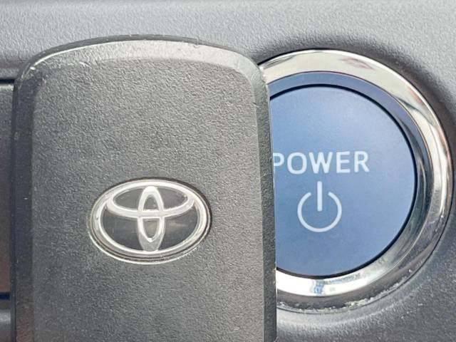トヨタ ヴォクシー ハイブリッドＶ 3.2万Km 199.8万円(沖縄県)[588]の中古車詳細