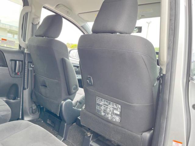 トヨタ ヴォクシー ハイブリッドＶ 3.2万Km 199.8万円(沖縄県)[588]の中古車詳細