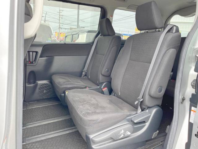 トヨタ ヴォクシー ハイブリッドＶ 3.2万Km 199.8万円(沖縄県)[588]の中古車詳細