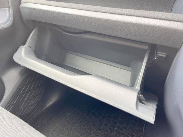 トヨタ ヴォクシー ハイブリッドＶ 3.2万Km 199.8万円(沖縄県)[588]の中古車詳細