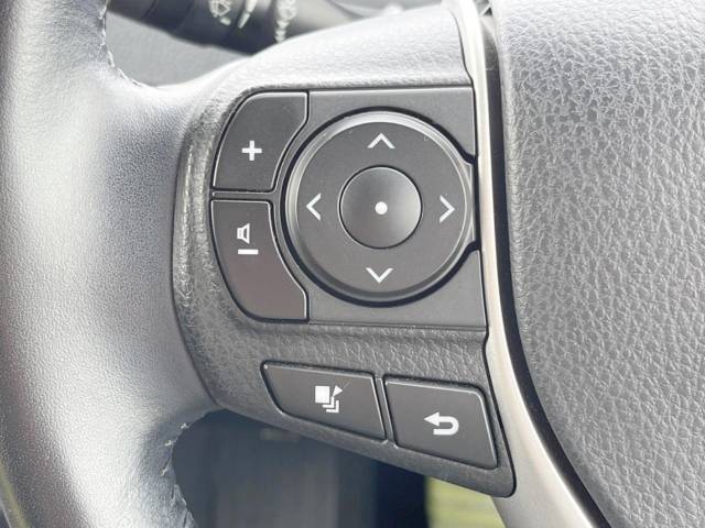 トヨタ ヴォクシー ハイブリッドＶ 3.2万Km 199.8万円(沖縄県)[588]の中古車詳細