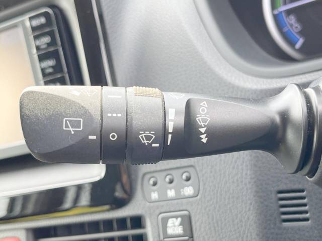 トヨタ ヴォクシー ハイブリッドＶ 3.2万Km 199.8万円(沖縄県)[588]の中古車詳細