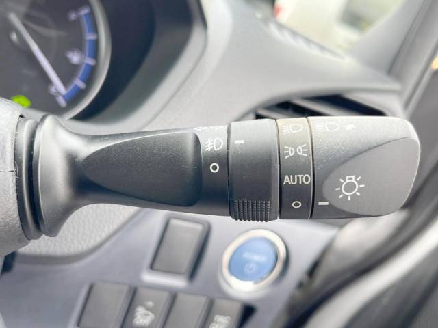 トヨタ ヴォクシー ハイブリッドＶ 3.2万Km 199.8万円(沖縄県)[588]の中古車詳細