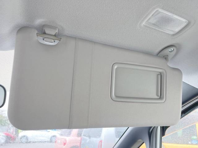 トヨタ ヴォクシー ハイブリッドＶ 3.2万Km 199.8万円(沖縄県)[588]の中古車詳細