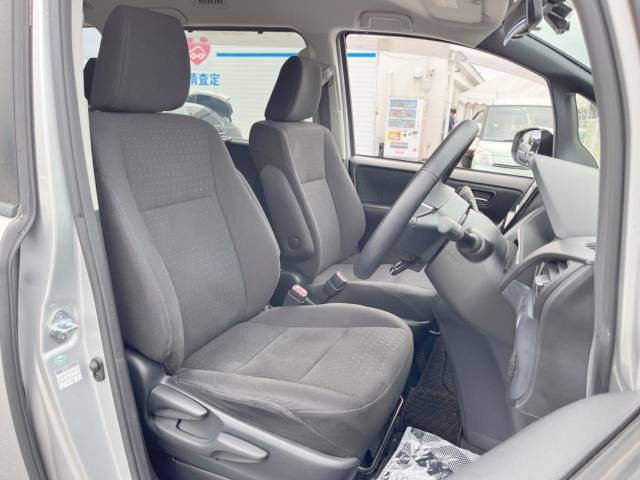 トヨタ ヴォクシー ハイブリッドＶ 3.2万Km 199.8万円(沖縄県)[588]の中古車詳細