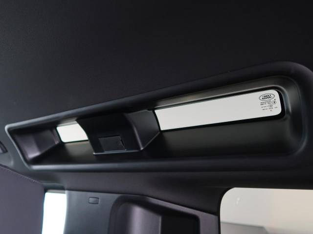 ランドローバー ディフェンダー １１０Ｘ－ダイナミックＨＳＥ Ｄ３００ エアサスペンション装着車 1.3万Km 959.4万円(静岡県)[092]の中古車詳細