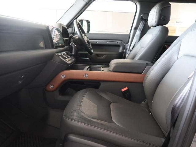 ランドローバー ディフェンダー １１０Ｘ－ダイナミックＨＳＥ Ｄ３００ エアサスペンション装着車 1.3万Km 959.4万円(静岡県)[092]の中古車詳細